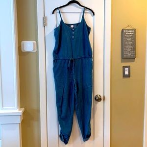 Lightweight cotton denim blue Bongo romper size S. Super comfy. Preworn.
